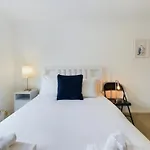 Cozy 1Br Flat Walk From London Fields Sleeps 2 Pass The Keys